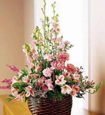 The_FTD_Exquisite_Memorial_Basket_large-a.jpg