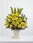 The_FTD_Golden_Memories_Arrangement_S38-4526_21cc138c-d0a3-45b7-8c30-73f10b1eda75_large-a.jpg