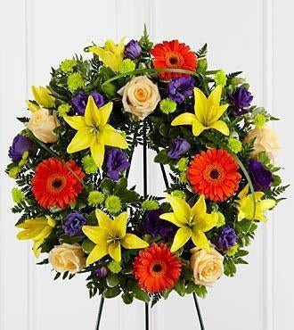 The_FTD_Radiant_Remembrance_Wreath_765bd588-a899-44e3-bb52-ade70f136abb_large-a.jpg